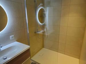 Centre Juan Les Pins 2P White Pearl garage