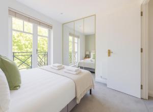 2 Bed Balcony Flat in Fulham