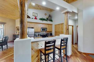 3BR Home Close to Golf, Hiking and Lakes - Dogs OK