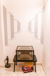 Book & Art Holiday House