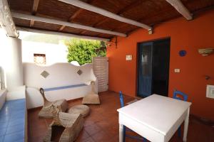 Il Nido di Malfa - in the square in Malfa