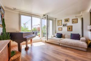 A Hidden Gem on the Rooftops of Neuilly