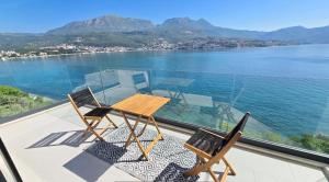 Azurno Pristaniste 2