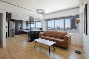 Urban Condo 10th Floor - 2 Bdr