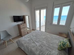 Central apartment by the sea