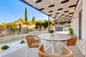 Amarilia Private Villa