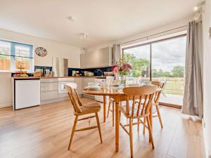 2 bed in Minety 89025