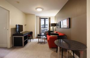 Cozy 1 Bedroom Apartment With Pool And Gym