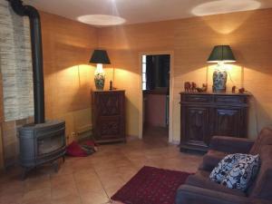 Maisons de vacances Charmante maison a Laure-Minervois avec piscine et jardin : photos des chambres