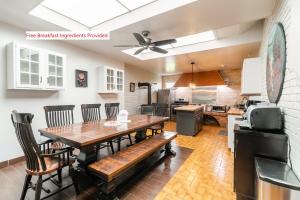 Beautiful home, a few minutes to the waterfall and attractions