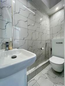 Dagenham 3-Beds Sleeps 5 12 min walk to Metro