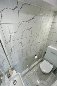 Dagenham 3-Beds Sleeps 5 12 min walk to Metro