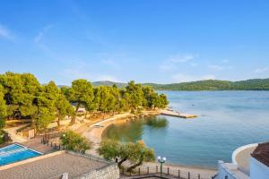 Deluxe Double Room with Balcony and Sea View room in Hotel Miran Pirovac