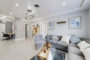 Patio and Heated Swim Spa Access Home in Hollywood