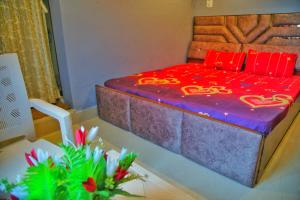 Rustic Retreat Homestay Deluxe Mountain view Room