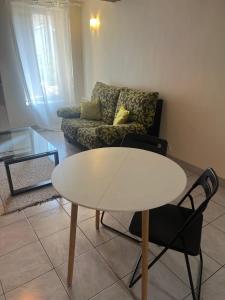 Cosy quiet apartment near the Old Port