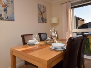 3 Bed in Melrose 76698