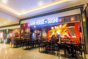 2 bedroom fantastic air condo 3649 swim gym surf 300 MB