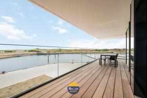 Stylish and luxurious 3-bedroom apartment with a large sunny terrace T19