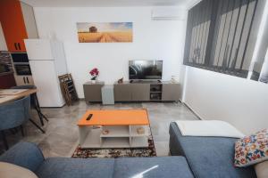 M&D Felix Suites