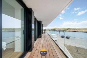 Stylish and luxurious 3-bedroom apartment with a large sunny terrace T19