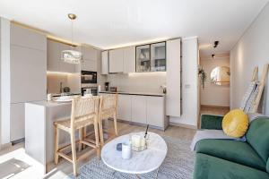 HT Depto en Las Condes con Estacionamiento