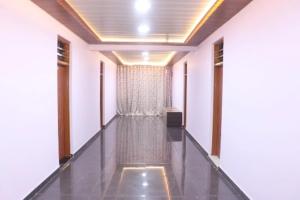 Shri Anand Hotel Berinag Shahgram with Parking included