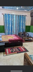 Shri Anand Hotel Berinag Shahgram with Parking included