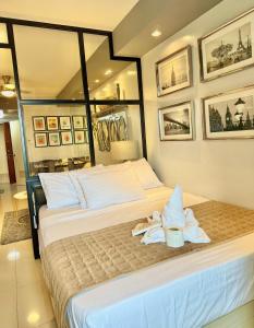 Aizas Place in Shell Residences MOA