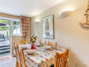 3 Bed in Saint Austell 95623