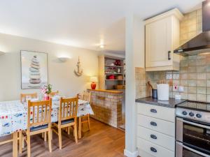 3 Bed in Saint Austell 95623
