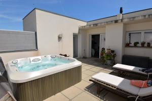 Luxueux Duplex avec Jacuzzi, 2 chambres, 2 Lits