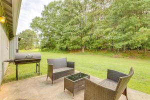 Ping-Pong and Pool Table Peaceful Stonecrest Escape