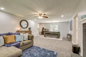 Ping-Pong and Pool Table Peaceful Stonecrest Escape