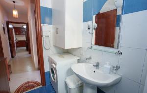 Apartment Surrounded by Beaches