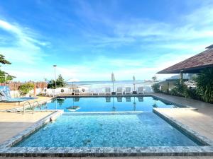 Anyavee Chom By The Sea