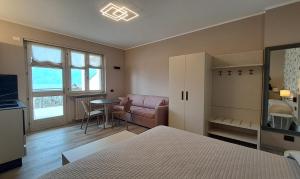 Studio (3 Adults) with Lake View room in Residence San Vito