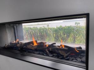 BEACH VILLA in erster Reihe - direkter Strandzugang - eingezäunter Garten - Dachterrasse - 2 Gartenterrassen - Terrassendach - Grill mit Plancha - XXL Meerblick - Bar - SONOS Soundanlage - Pool Whirlpool - kinderfreundlich - Hunde willkommen