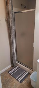 Peaceful 1st floor lakeside condo minutes from Osage Beach and Ozark State Park