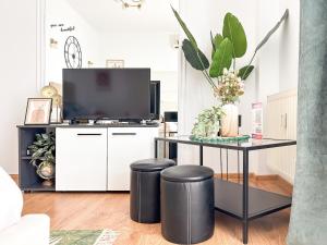 Golden Nest - M&N Condos