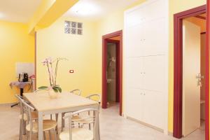 Stanza per 4 ospiti nel centro, a due passi dal mare - Il Mozzo!