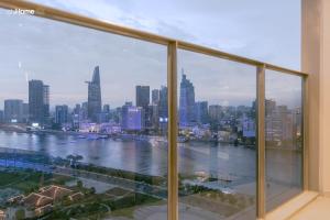 The Opera - Level 22 SkyLine RiverView CBD 78m2