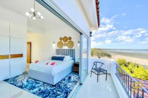 Casa Caracol Beachfront and Private Pool Villa