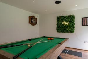 Spacious 5 BR Croydon Home with Game Room