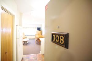 Inns of WV 308, 2bd, WV