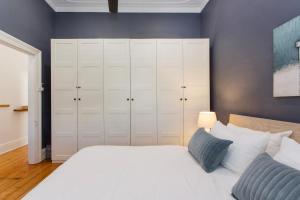 Stone and Timber Heritage Retreat on South Terrace