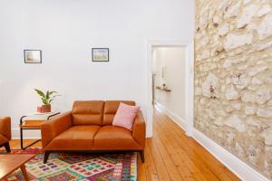 Stone and Timber Heritage Retreat on South Terrace