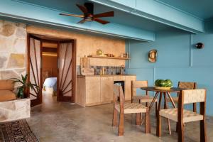 Sundowner Suite No. 3