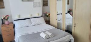 Lovely room like a home away home near the airport