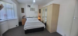 Lovely room like a home away home near the airport